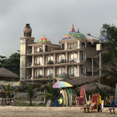 Dharma beach    montañita