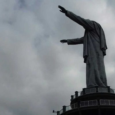 Patung Yesus Memberkati