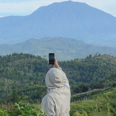 motret gunung