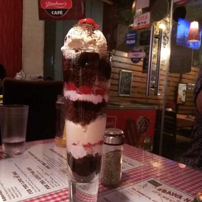 Manhattan Black Forest Sundae