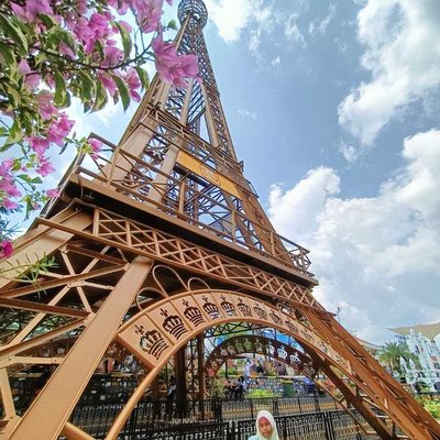 Menara Eiffel Madiun
