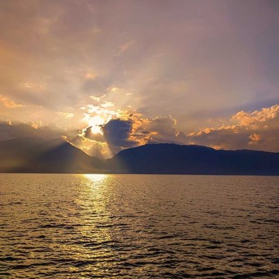 Senja di Danau Singkarak