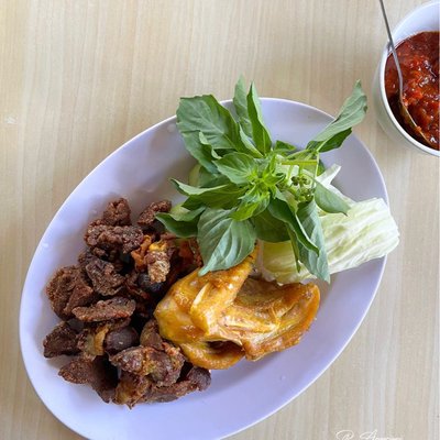 Rempelo dan Ayam Goreng