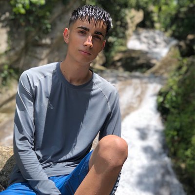 view of the waterfalls 💦🍃 