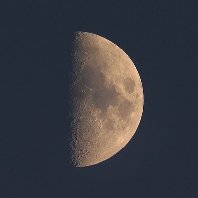 Moon 55,5%