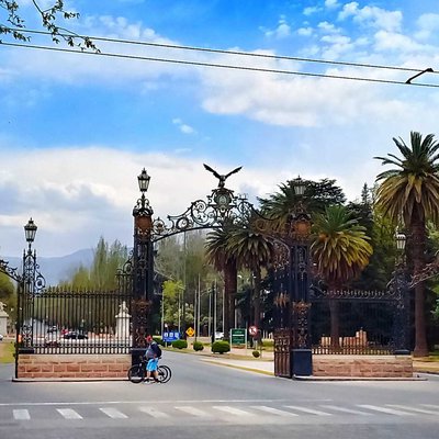 Portones del Parque General San Martin 