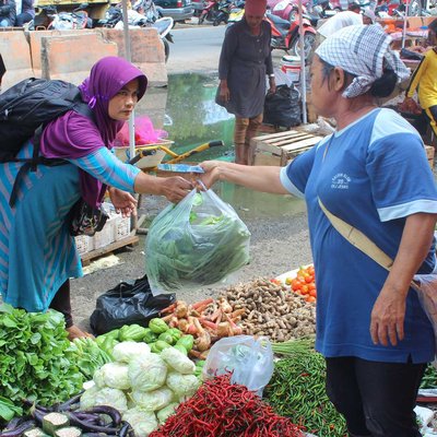 Interaksi Pedagang dan Pembeli