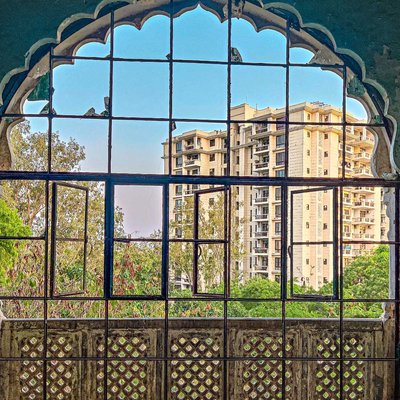  पुरानी इमारतें 