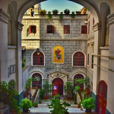 Santa Maria Draperis Kilisesi