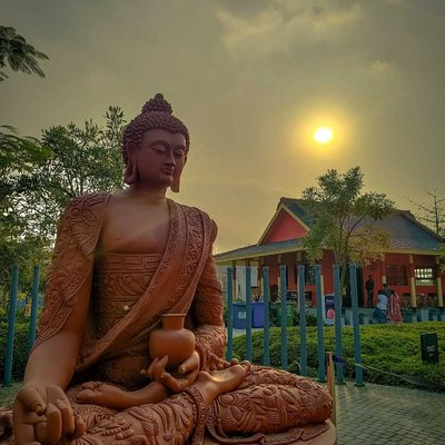 A statue of Buddha 