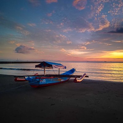 Sunrise in Teluk Penyu Beach