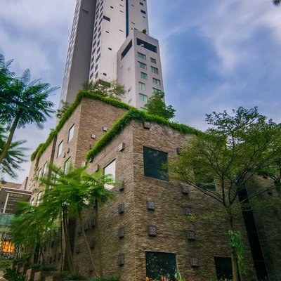 Hotel tertinggi di kota solo