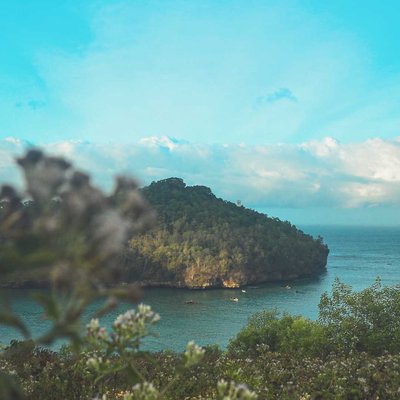 Gelon Beach - Pacitan