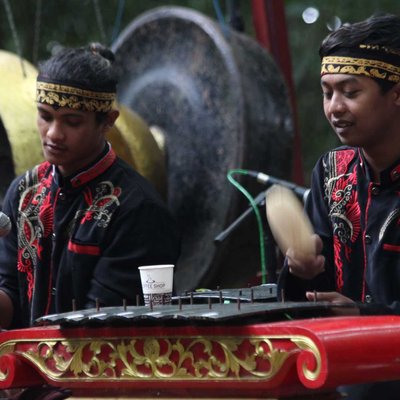 pemain gamelan