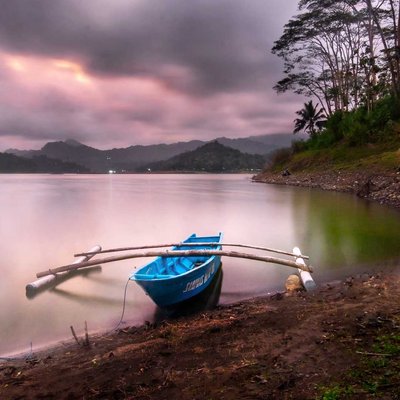 perahu bersandar