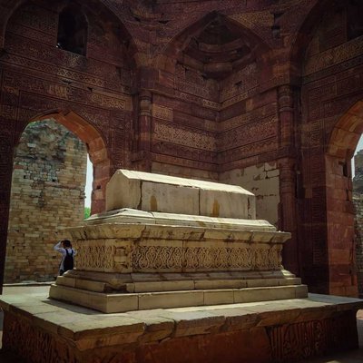 TOMB Of ILTUTMISH 