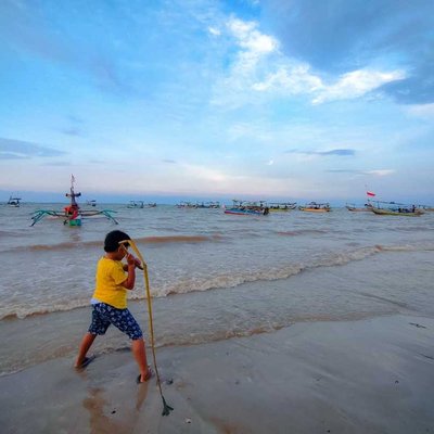 Main dipantai