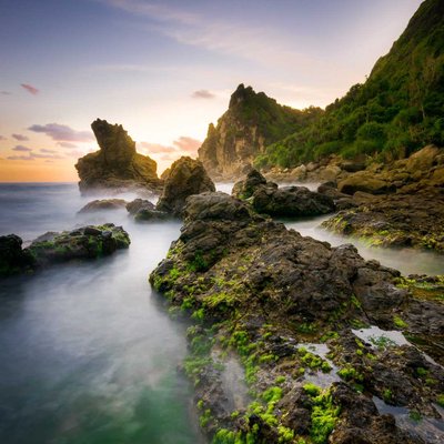 Pantai Watu Lumbung