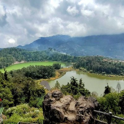 Batu Pandang Ratapan Angin