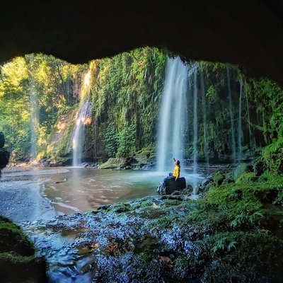 Pesona Air Terjun Benang Stokel 