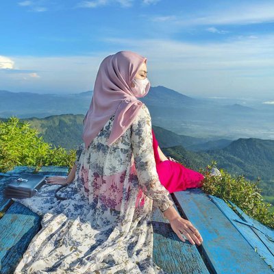 Menikmati keindahannya.. (Gunung Telomoyo)