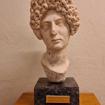 Apolonija