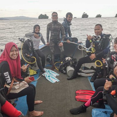Diving in Batu Kapl island