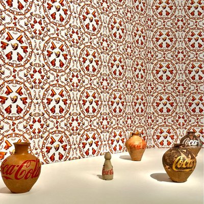 Ai Weiwei: vase de la dynastie Han avec un logo Coca-Cola, 1994