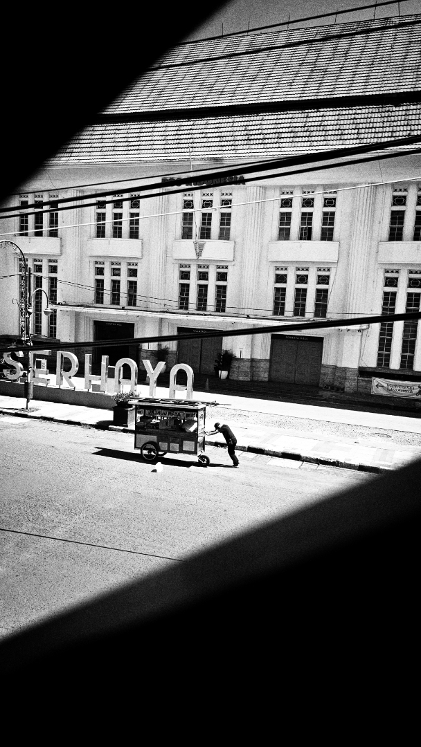 cart in midtown
