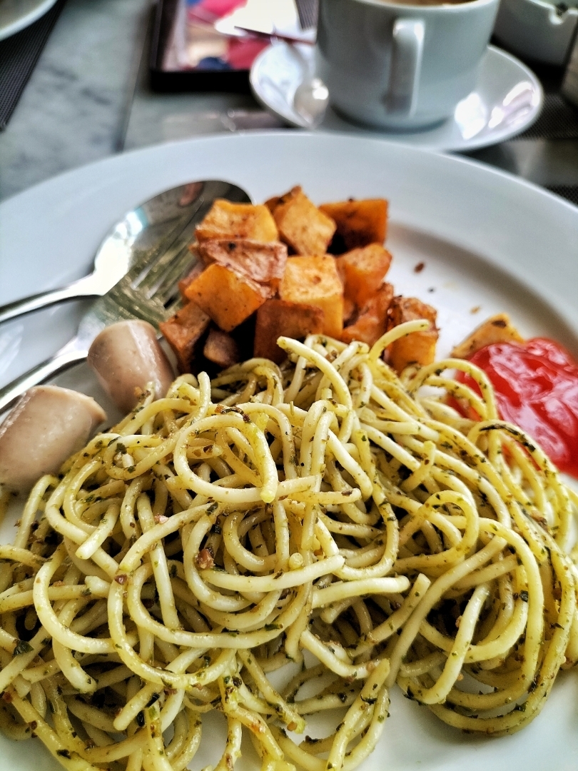 Sarapan dengan Spaghetti