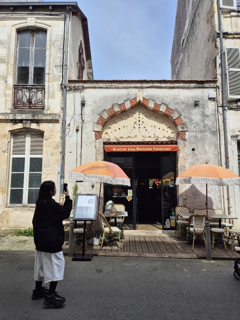 Bonnes Femmes in La Rochelle