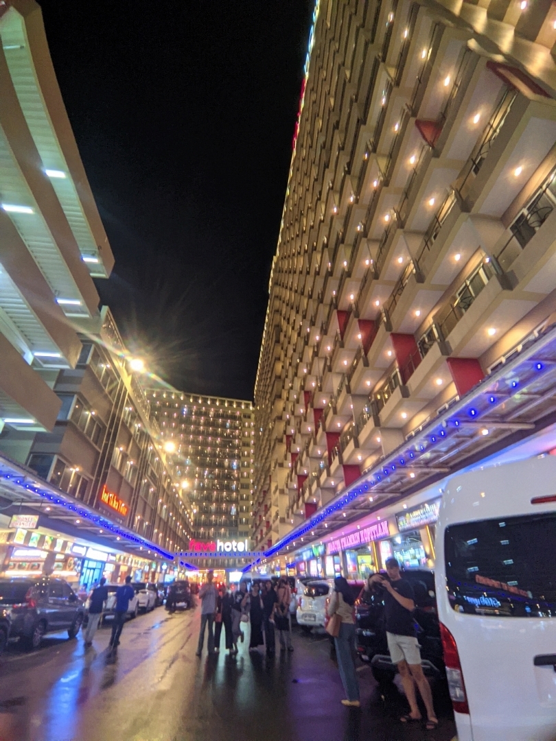 Fave Hotel Thamrin Nagoya