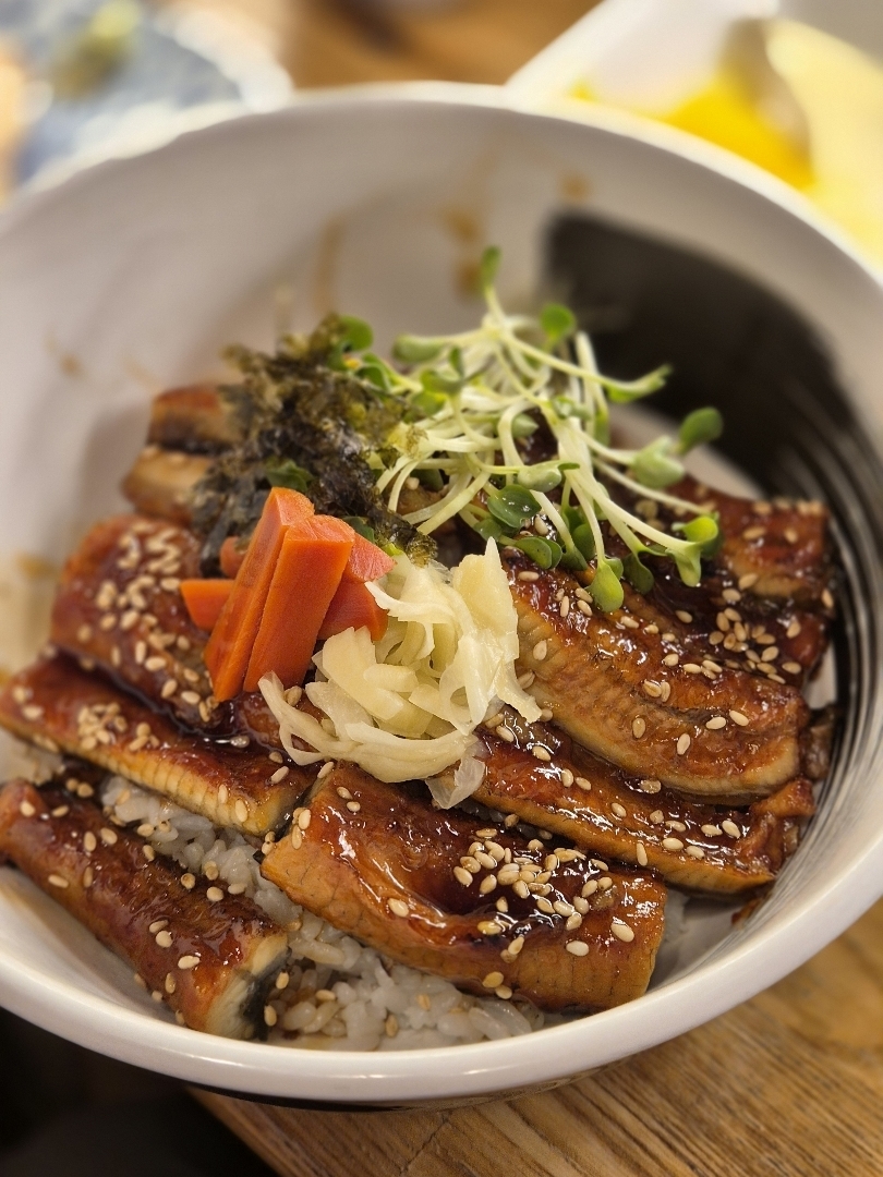 장어덮밥 Eel rice bowl