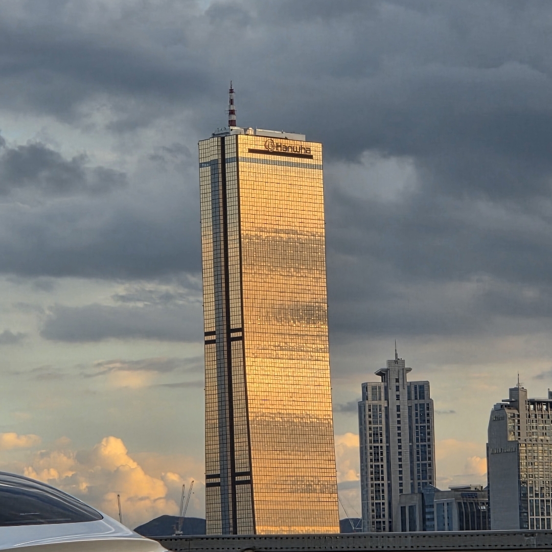sunset & skyscraper