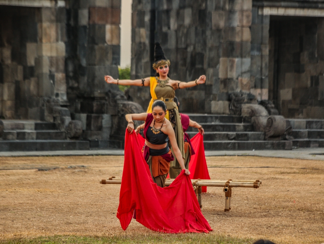 Sandyakala. dance