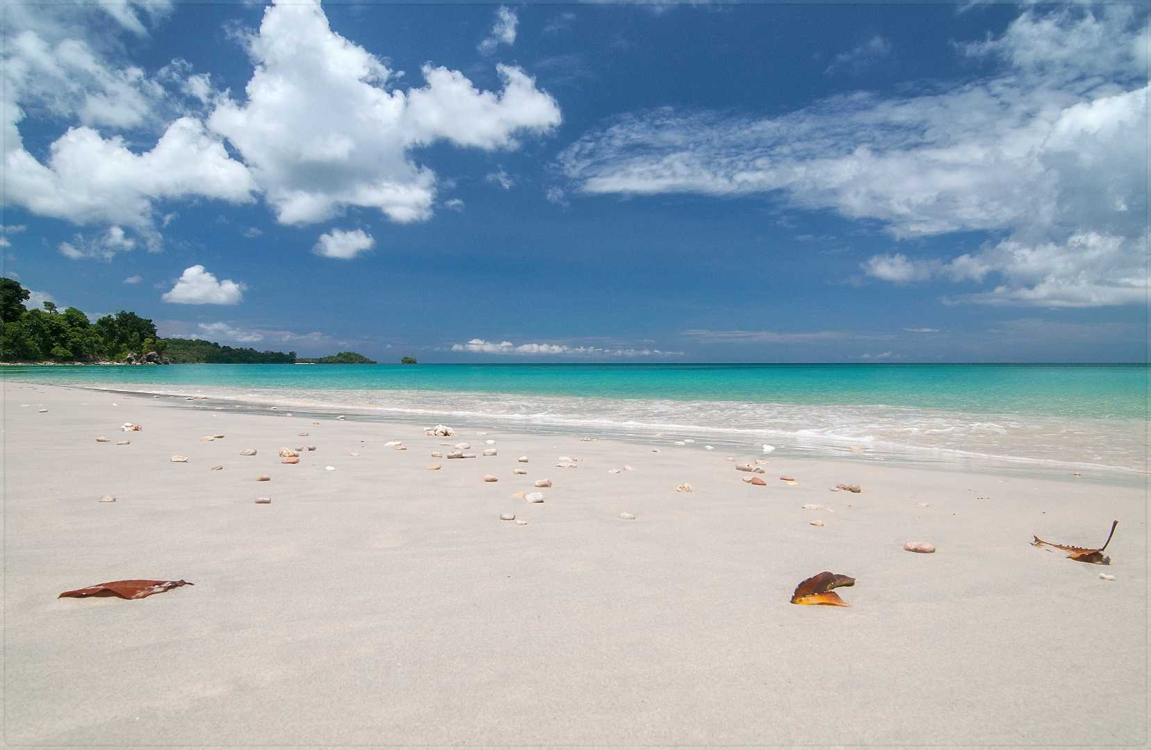 Lambangan Pauno Beach | Banggai Laut