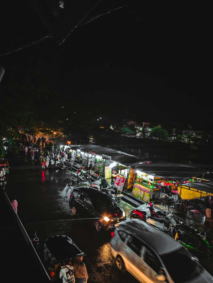 The center of the crowd