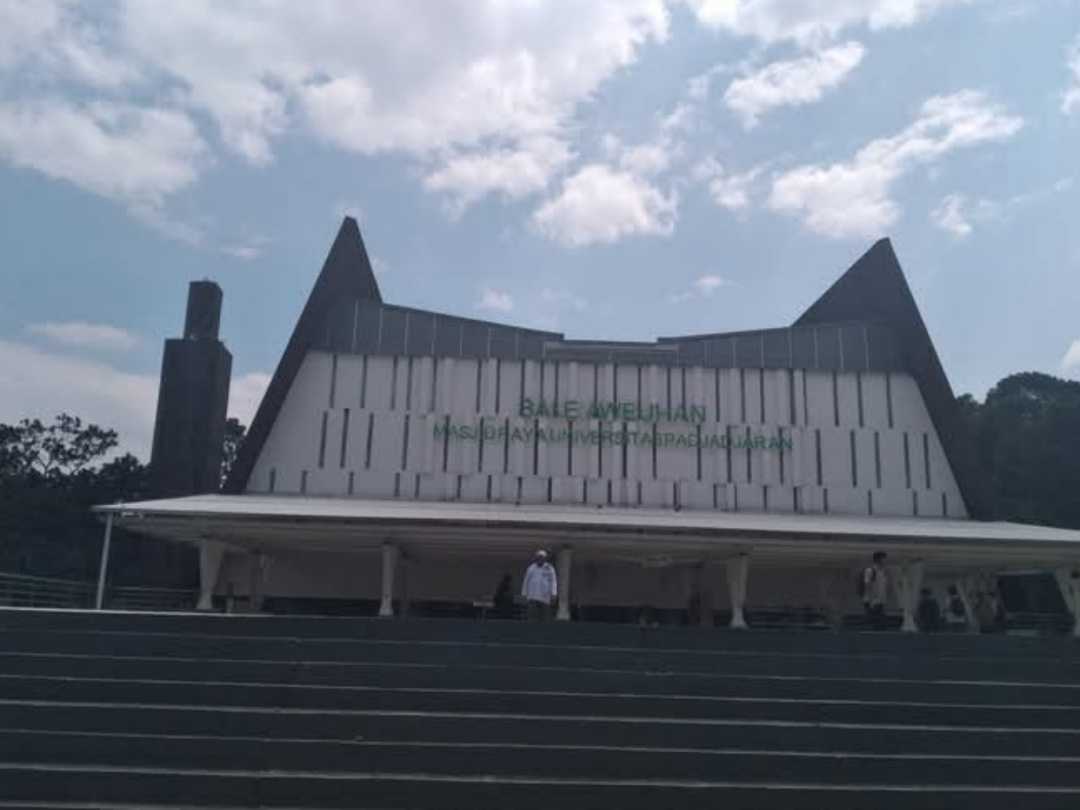 Bale Aweuhan Unpad's Mosque