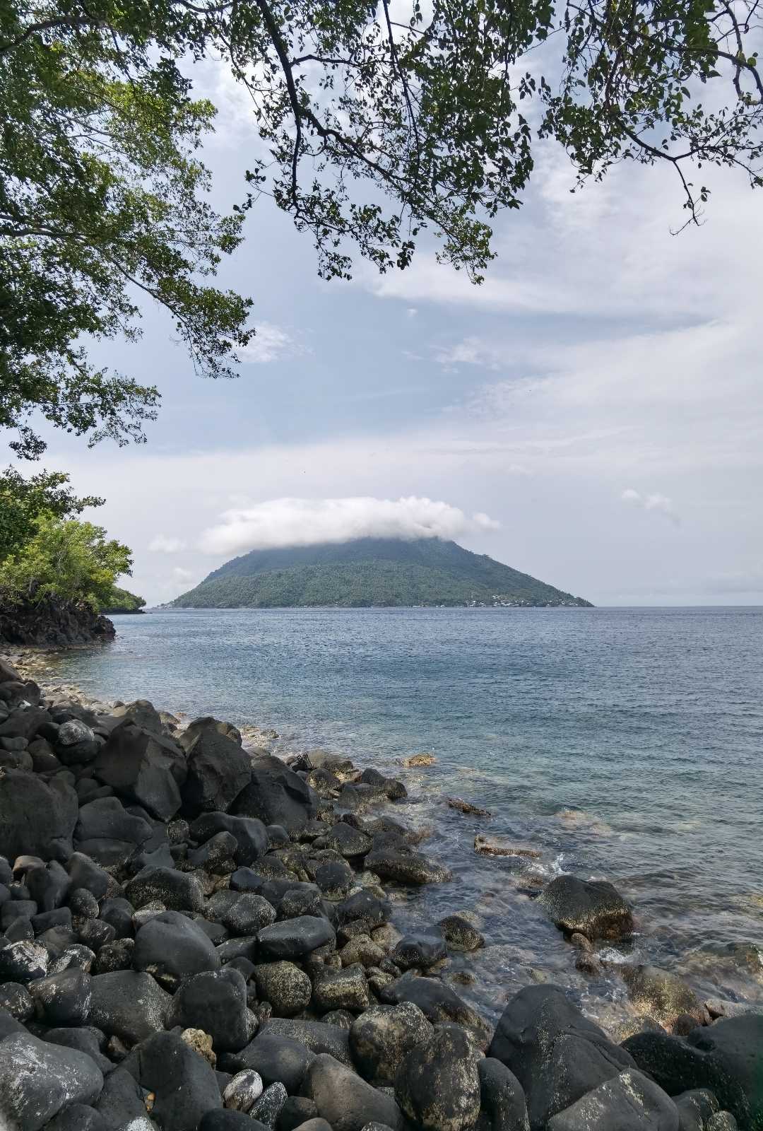 Gunung Hiri (Pulau Hiri)