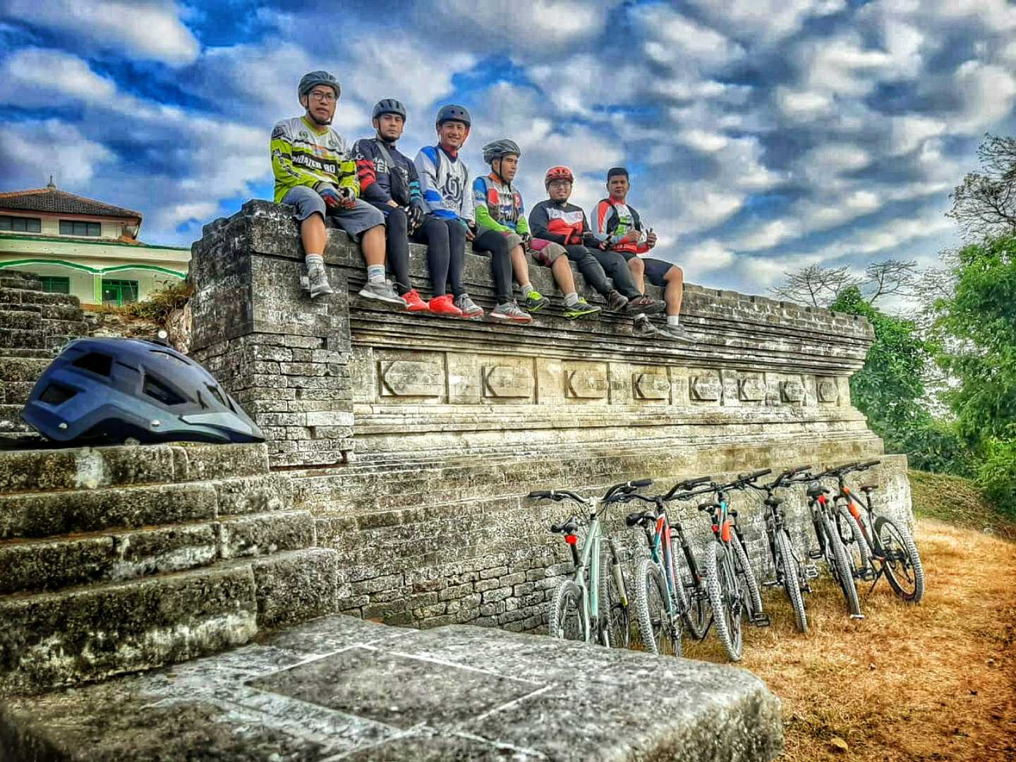 Giri kedaton site