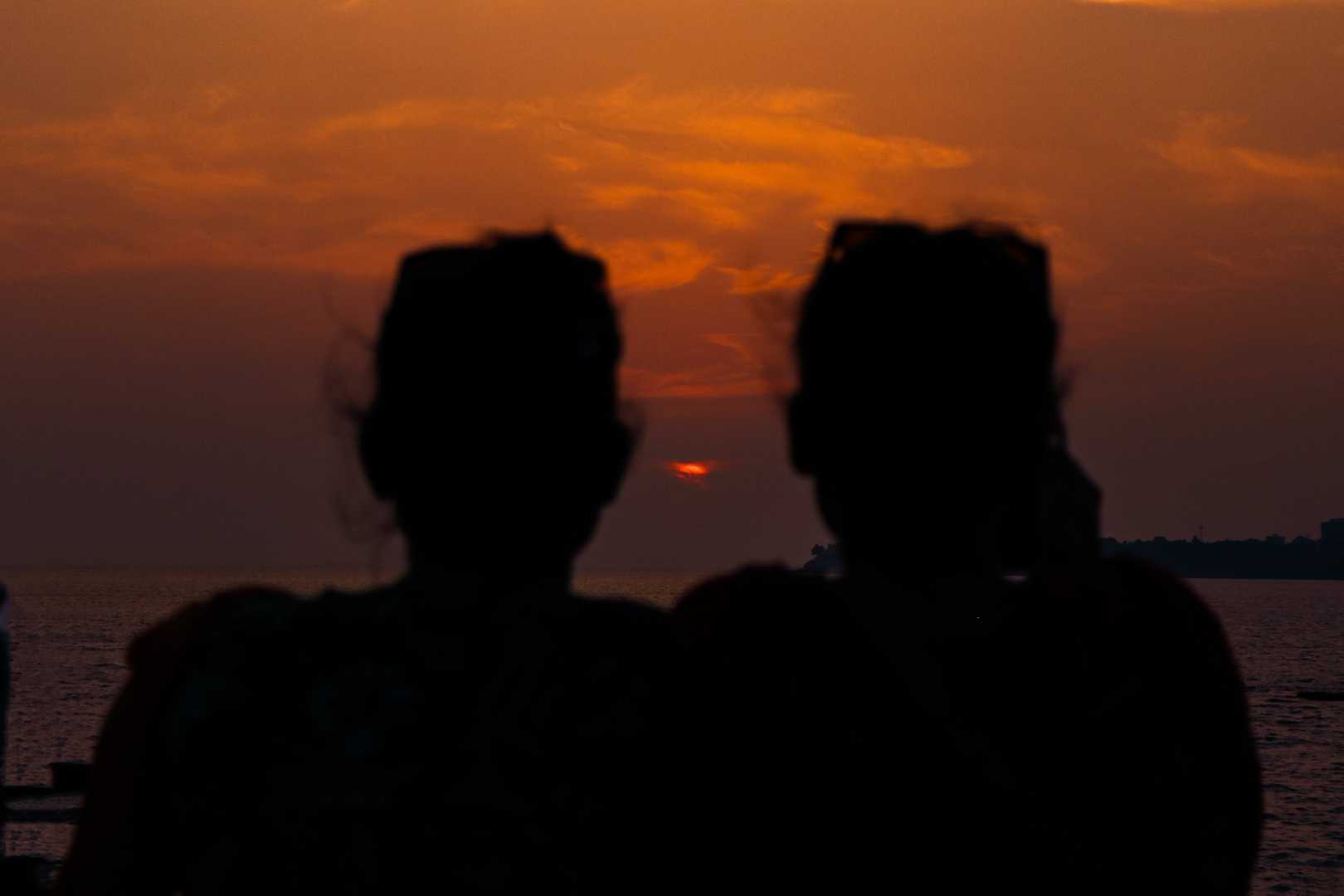 BEAUTIFUL SILHOUETTE 
