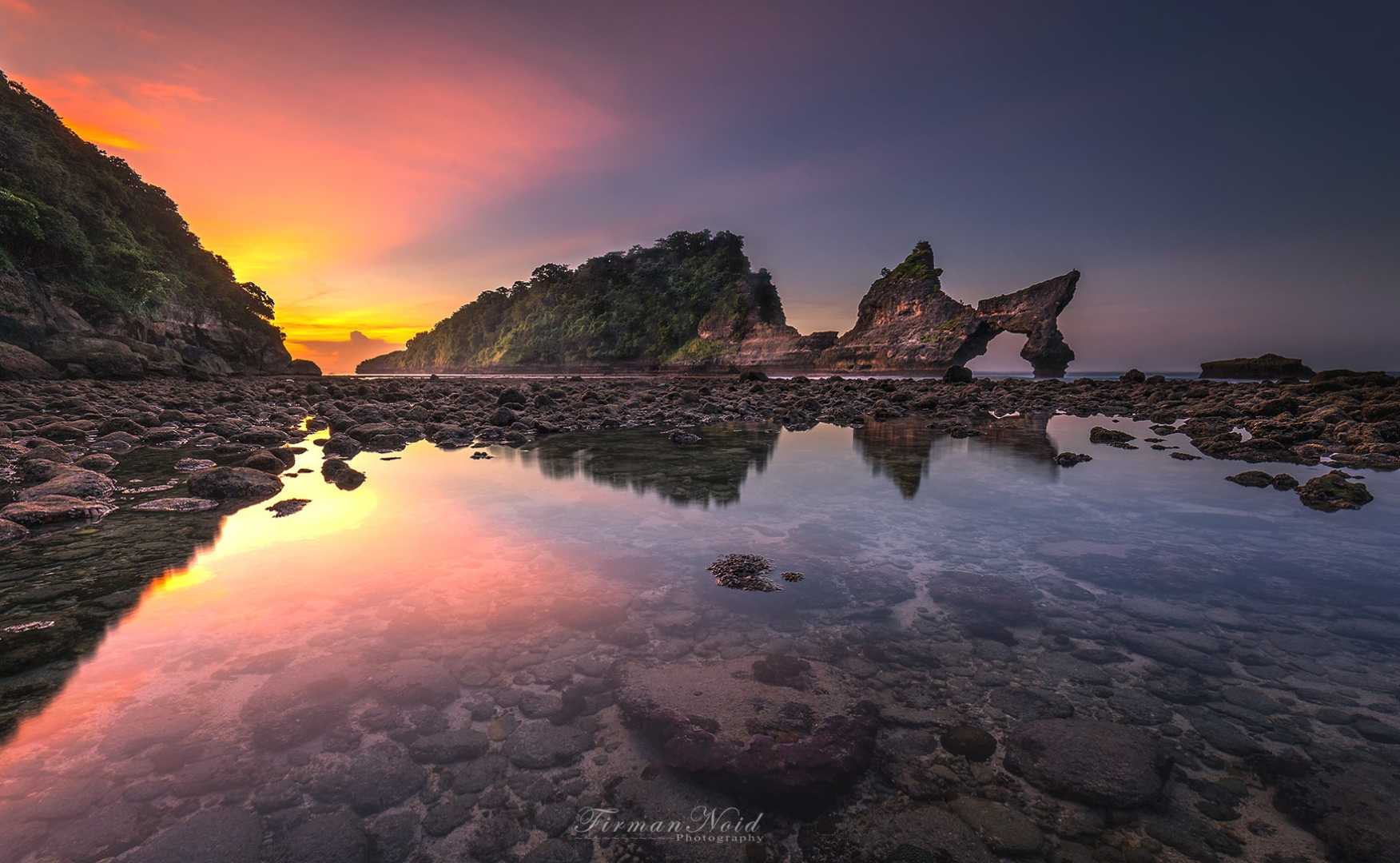 Sunrise Nusa Penida Beach