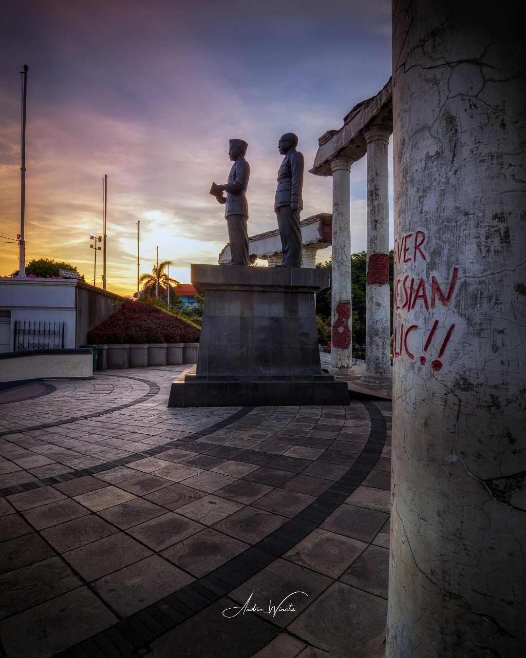 Monumen Tugu Pahlawan Surabaya