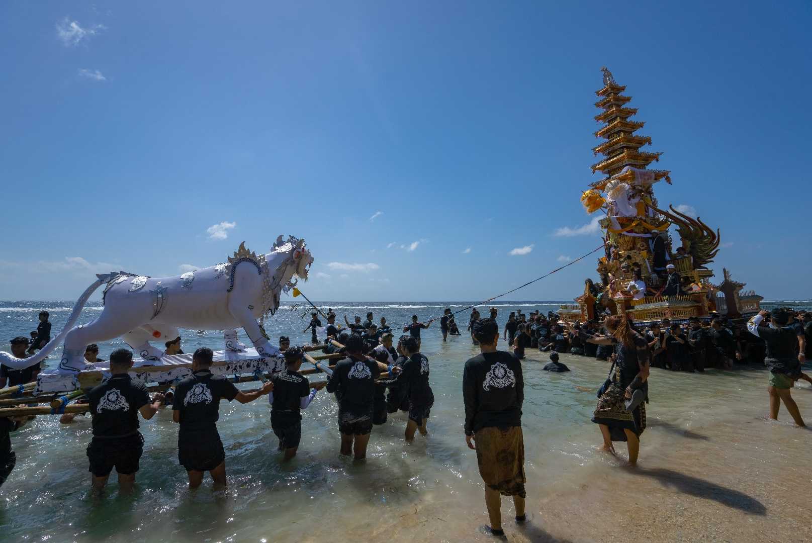 Keindahan Pantai Nusa Penida dan Budayanya 