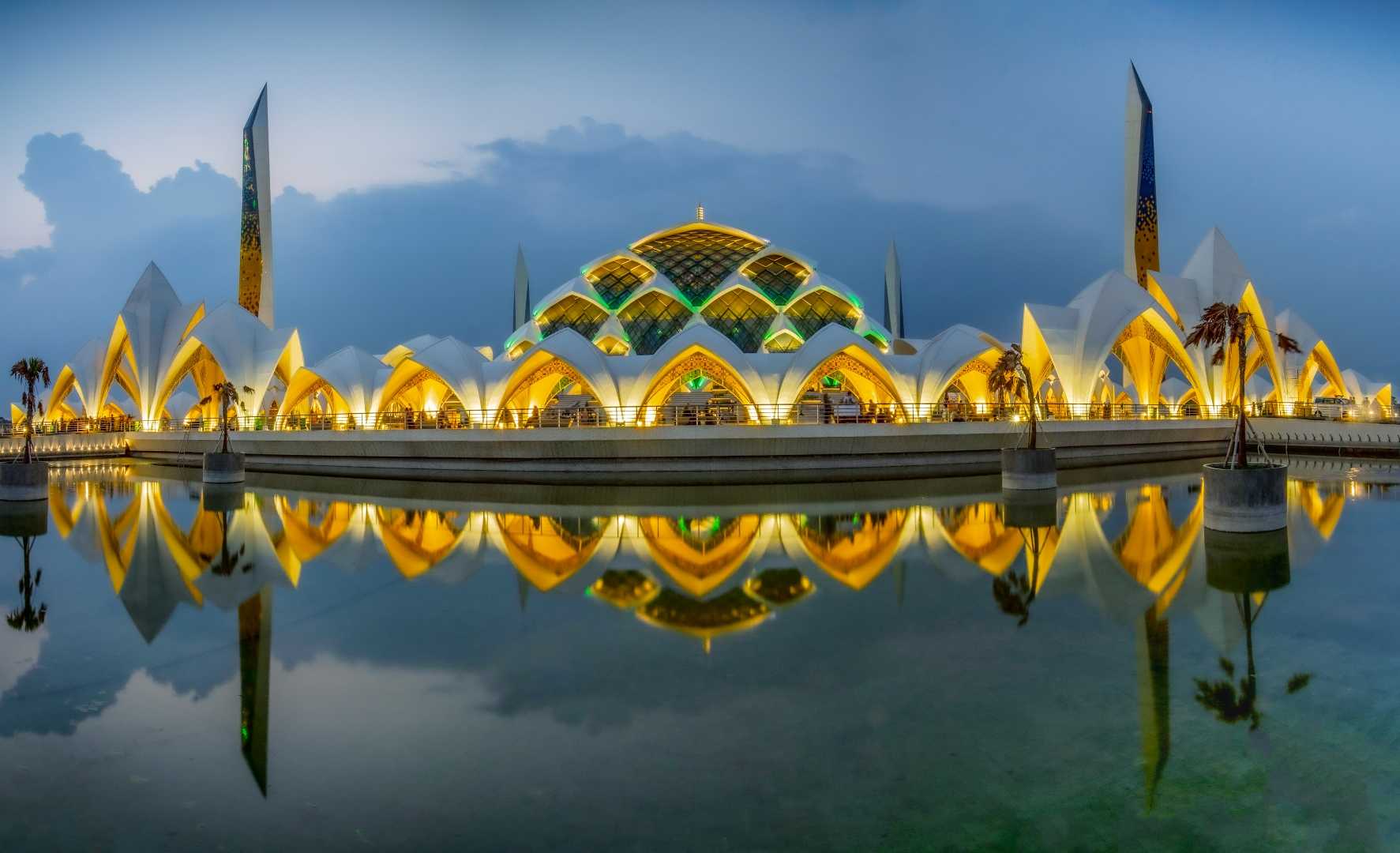 panorama masjid raya aljbar 
