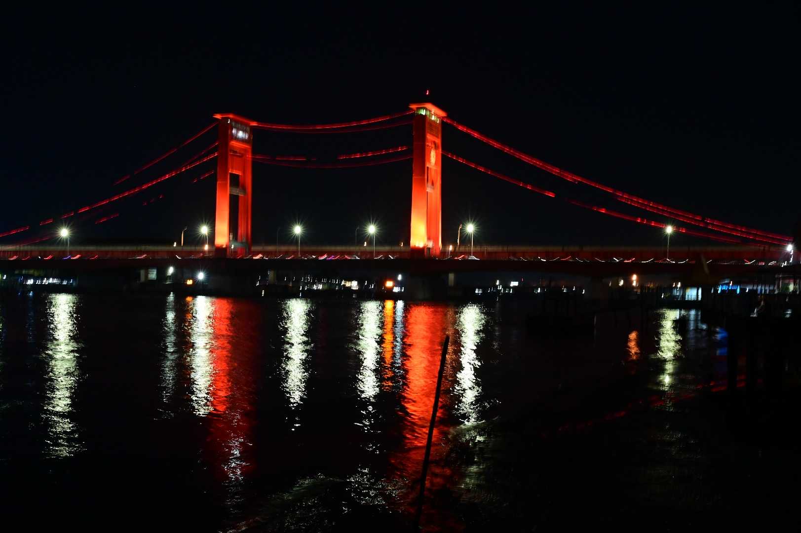 jembatan Ampera Saat malam