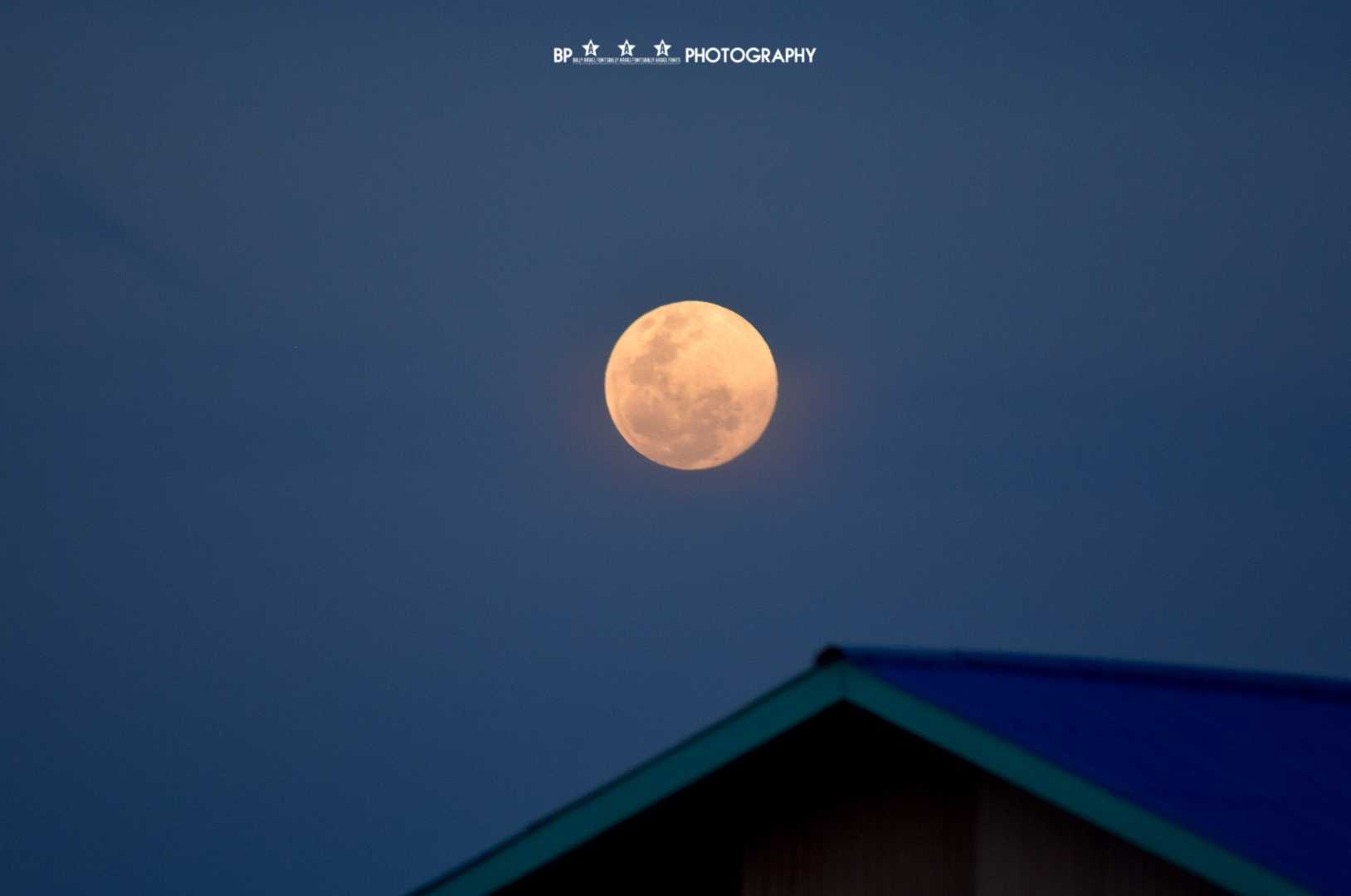 FULLMOON DI PERKAMPUNGAN