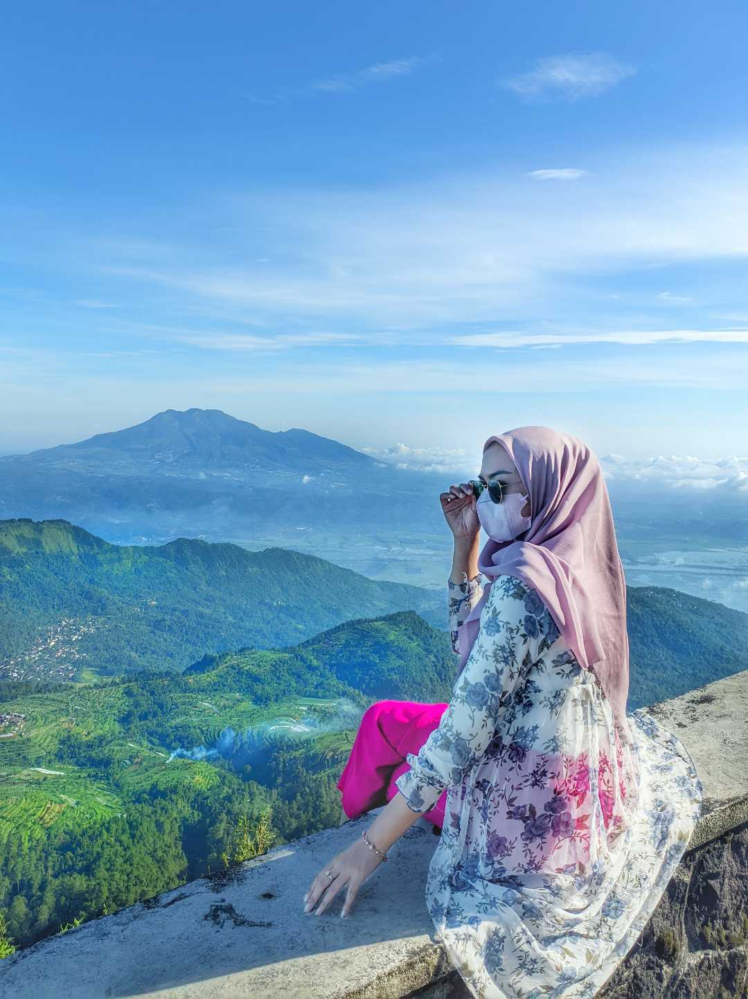pesona gunung telomoyo