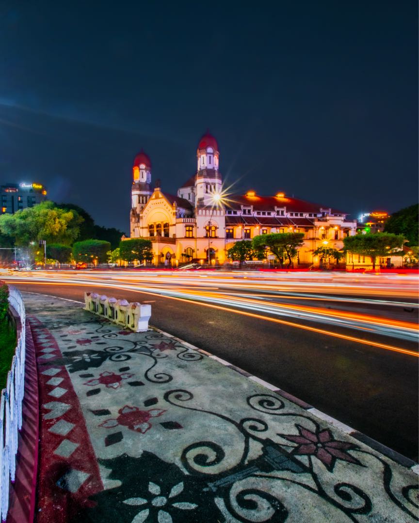 LAWANG SEWU 
