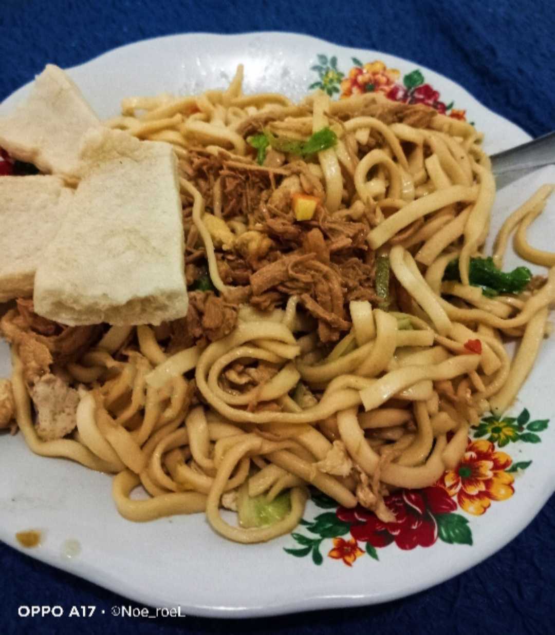 Mie Tek-tek 